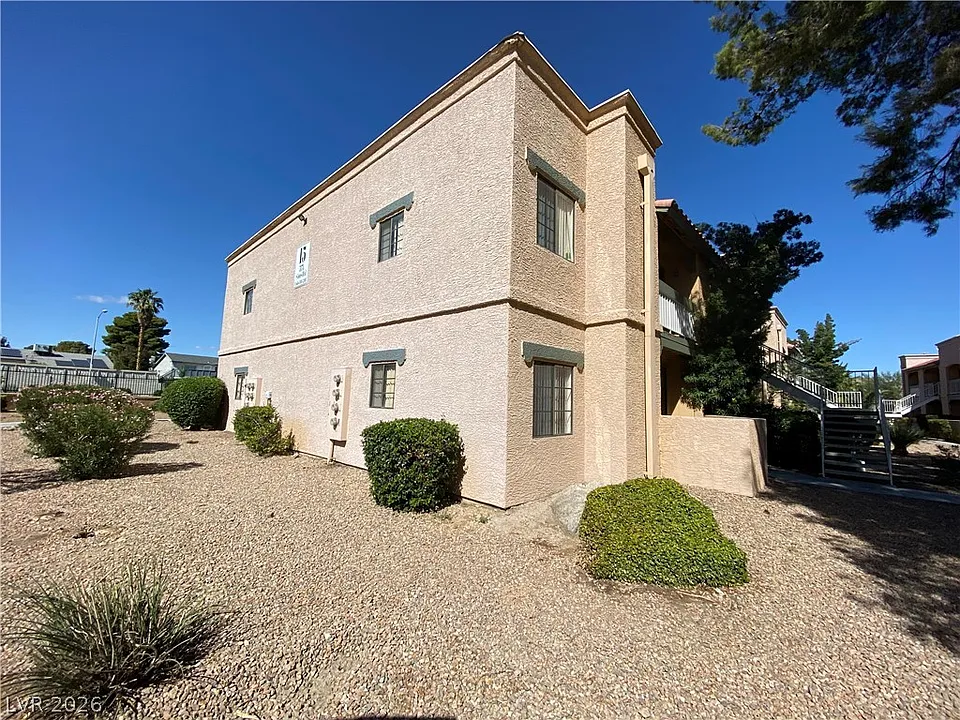 5174 S Jones Blvd #207