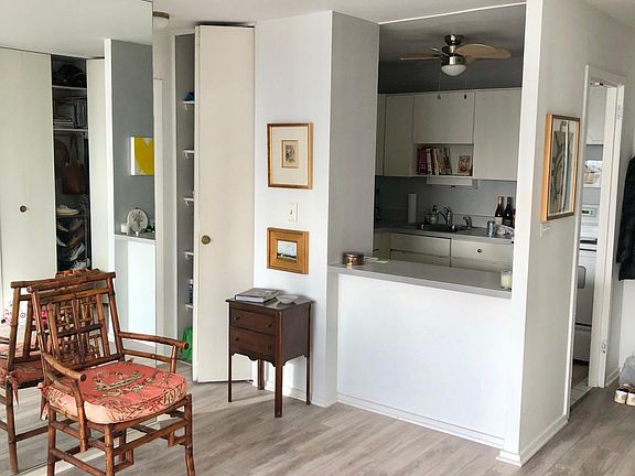 4th image of 70 W Burton Pl APT 2504