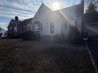 1607 Summit Ter, Linden, NJ