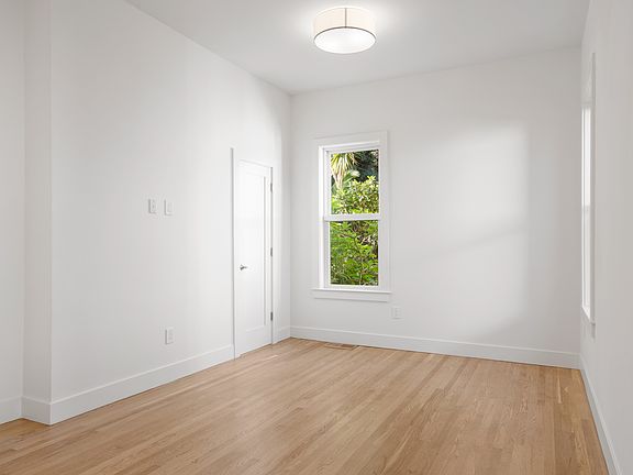 4th image of 305 Carl St