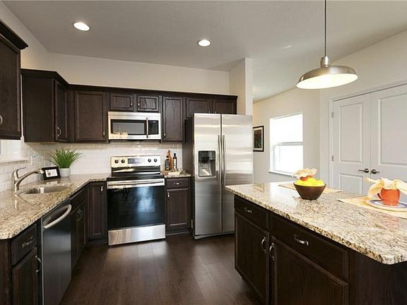 Kitchen w/stainless steel appliances,