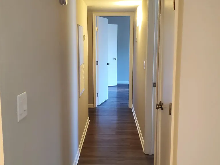 Lone Star Apartments — Photo 14
