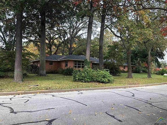 3rd image of 3331 Dinah Ln