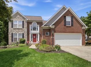 858 Trappers Xing, Milford, OH 45150