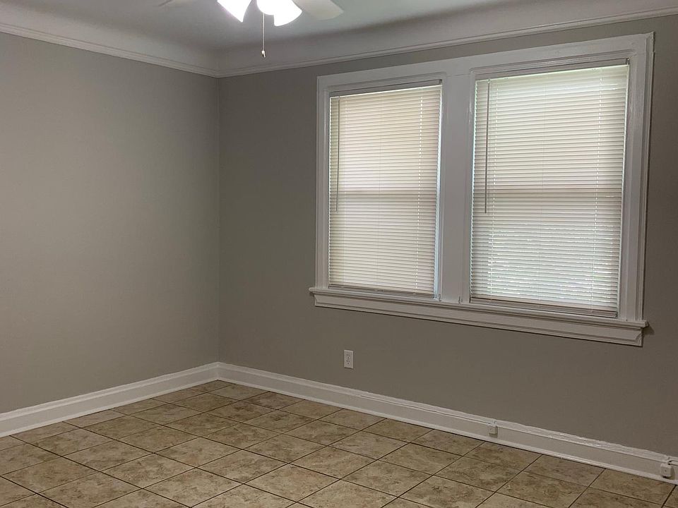 1st image of 604 N Causeway Blvd APT D