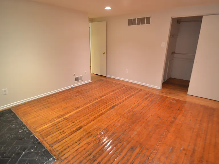 1012 Clinton St #1F — Photo 22