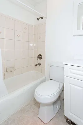 Rented by Evergreen Apartments BK | media 13