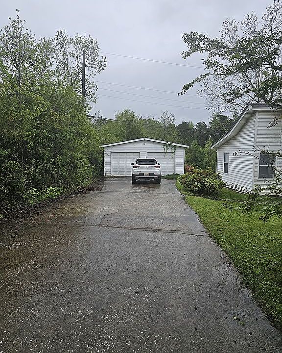 2nd image of 217 2nd Ave S