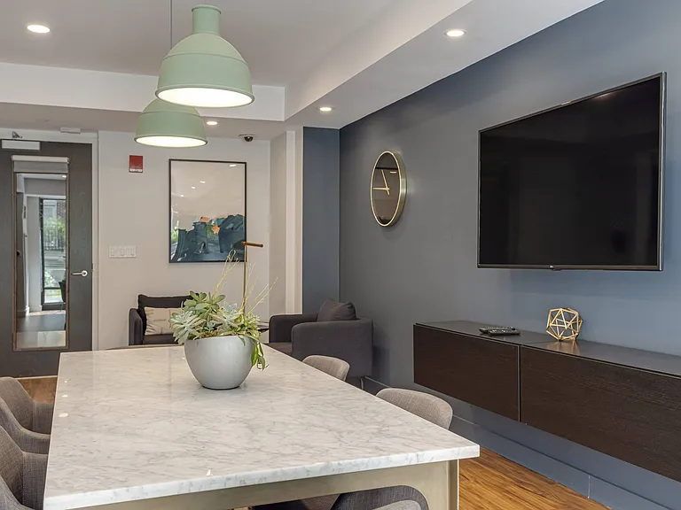 1330 Boylston — Photo 20
