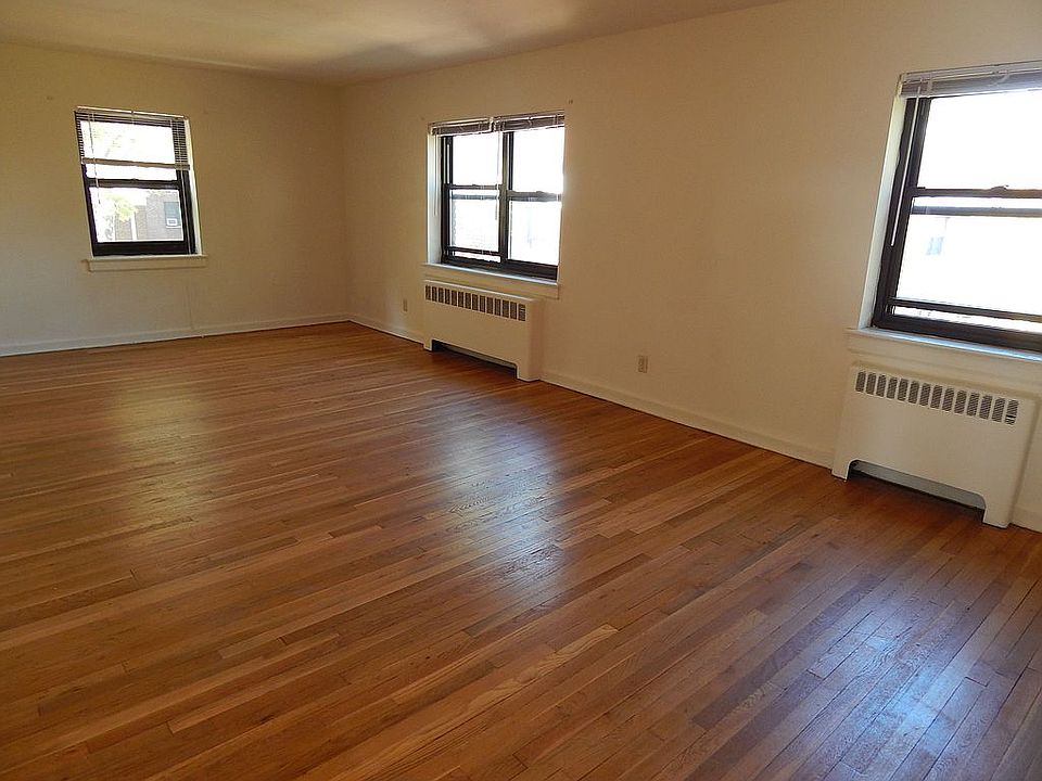 2nd image of 41 Park Ave