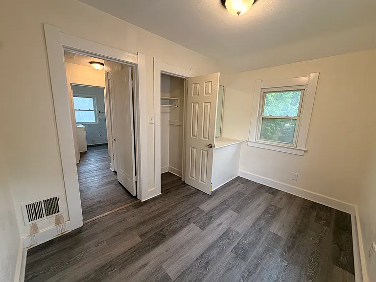1546 Gould Rd — Photo 6