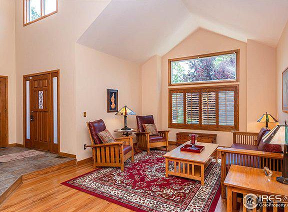 4th image of 1014 Meadow Ct
