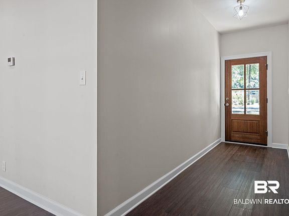 5th image of 519 Richmond Cir