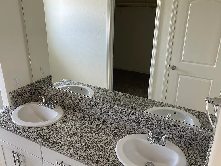 1802 S Red Rock Dr — Photo 37