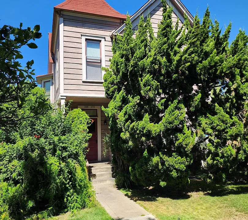 164-70 D Avenue
