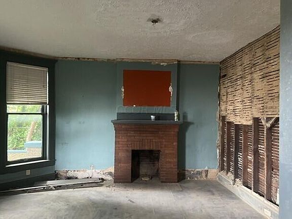 5th image of 651 McIntire Ave