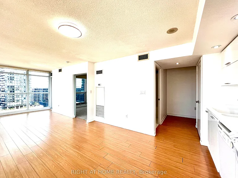 25 Capreol Ct #2507 — Photo 8