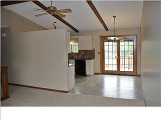 4th image of 1231 S Meadowhaven Ln