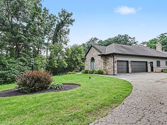 3rd image of 2900 Bridle Ct