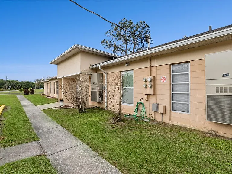 3821 Club Cir — Photo 3