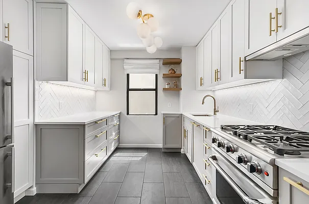 Sold by Compass | media 1