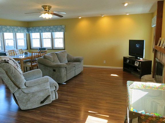 1ST FL FAMILY RM