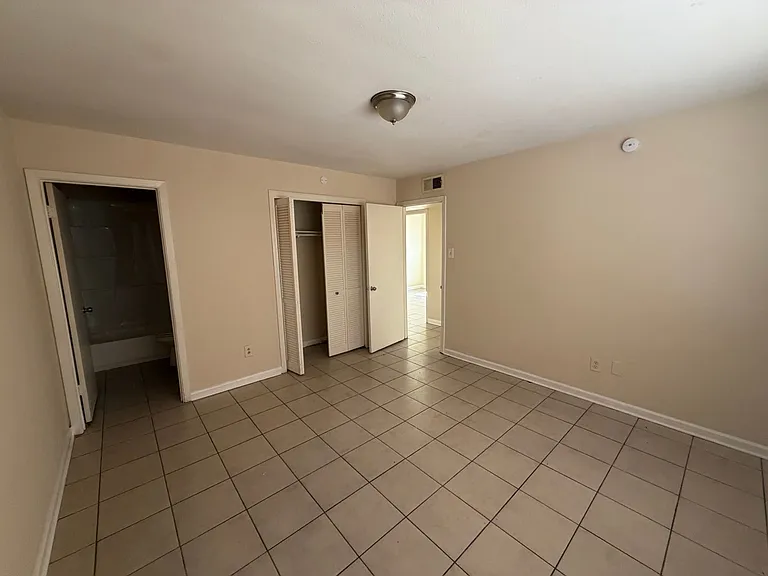 3310-3320 Kabel Dr — Photo 10
