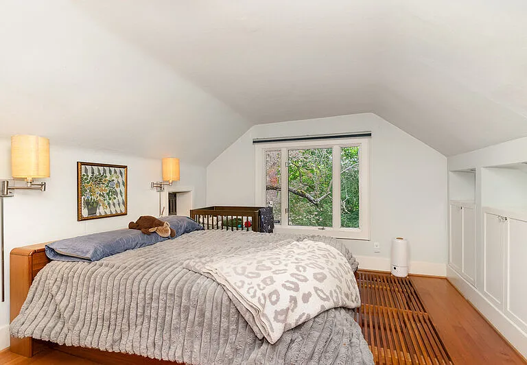 3901 S Court St — Photo 21