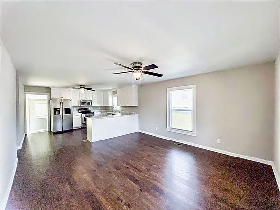 3rd image of 648 Clinchfield St