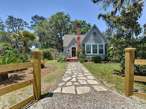 4th image of 1227 Magnolia Ave