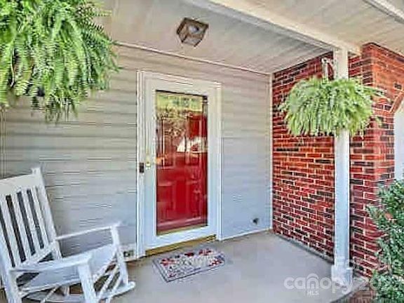 2nd image of 5906 Prescott Ct