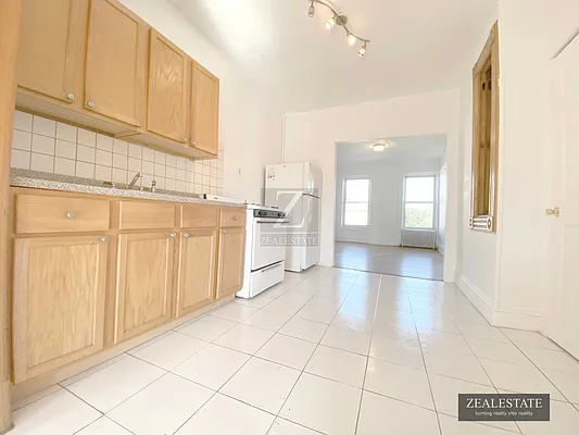 Rented by ZealEstate Group Inc | media 69