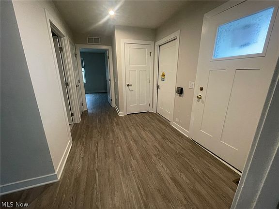 4th image of 6913 Gauntlet St SW