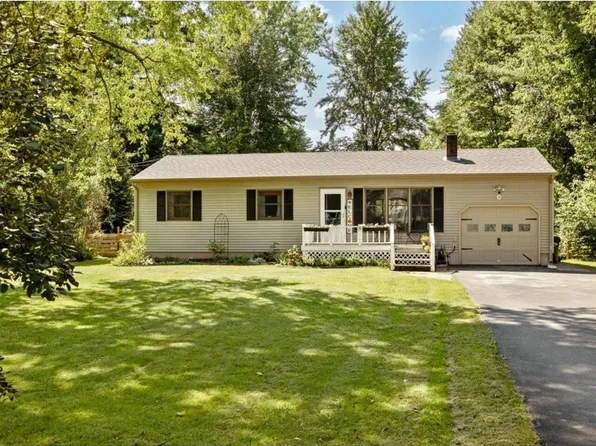 8 Woodcrest Circle, Milton, VT 05468