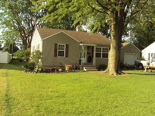1st image of 7 Park Dr