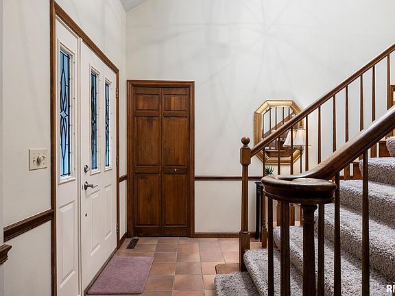 3rd image of 1312 W Wexford Pl