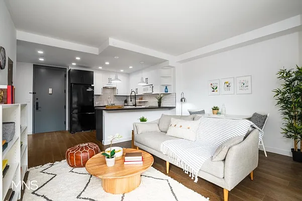 Rented by MNS Marketing | media 1