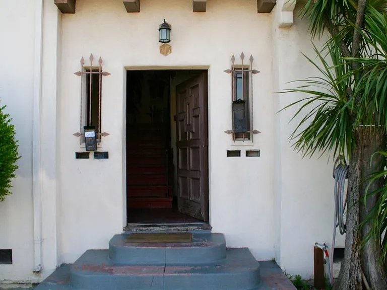6434 Stafford Ave — Photo 2