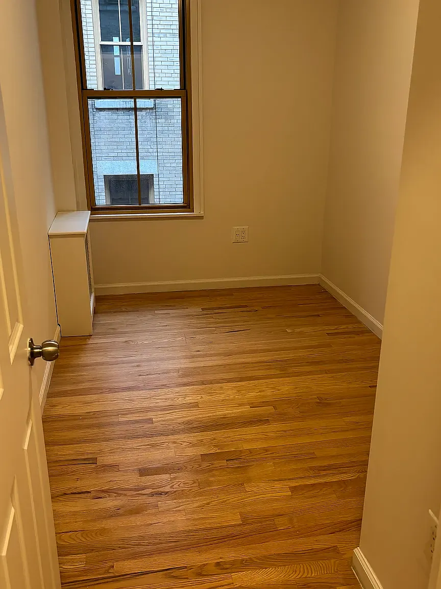 423 East 64th Street — Photo 2