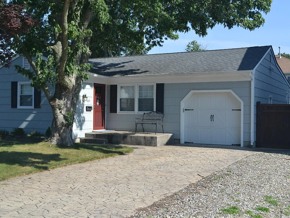 2217 Wilson Rd