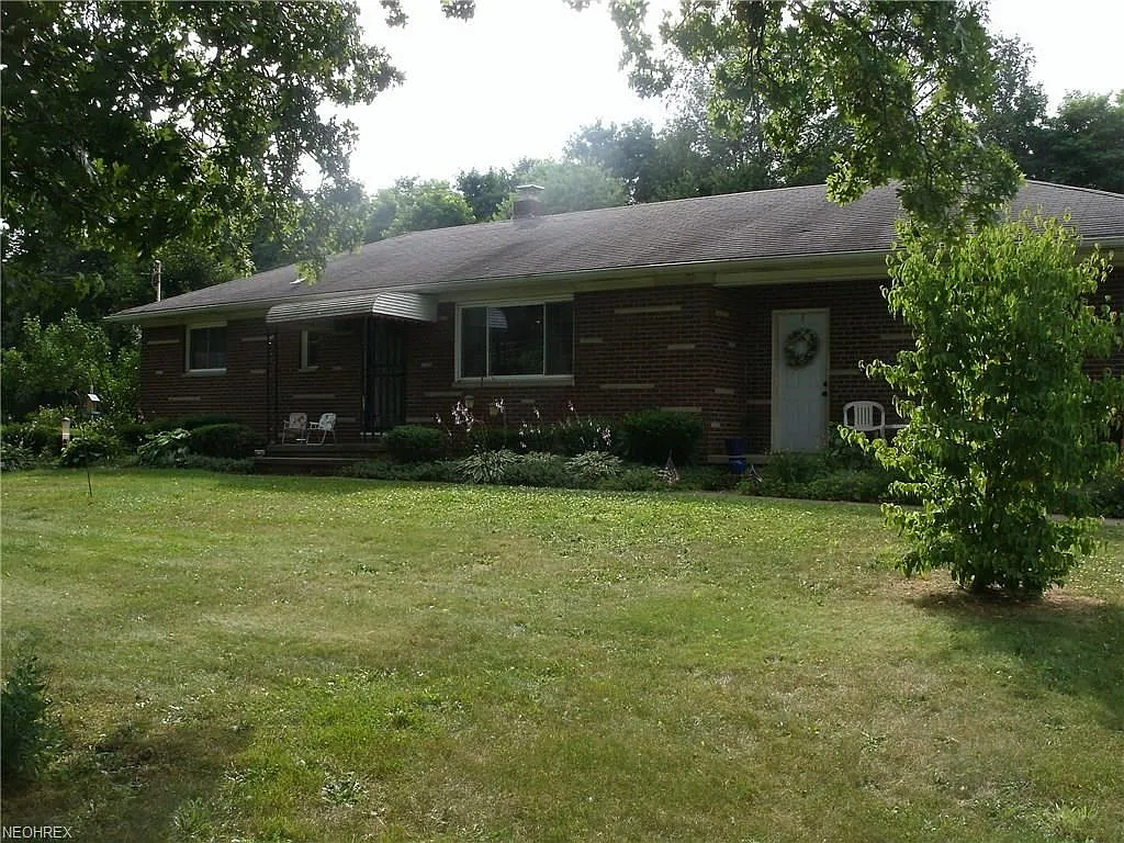 1226 Magdalyn Dr photo 1