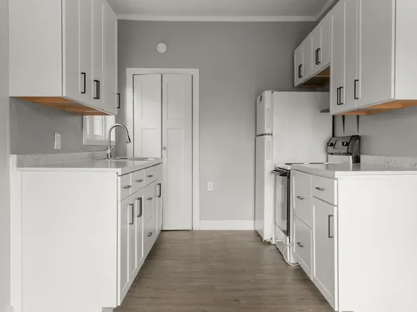 590 Pearl St, Benton Harbor, MI 49022