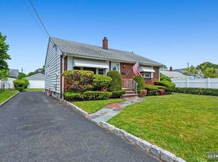 15 Bruce Ct, Lodi, NJ 07644