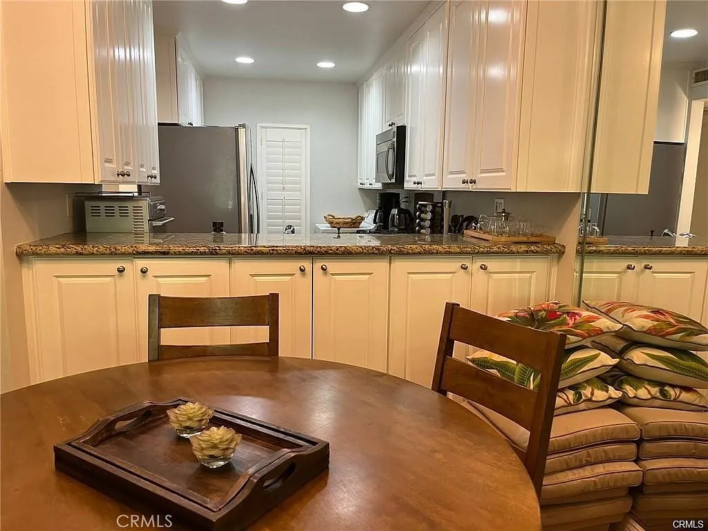 1 bed, 730 sqft, $2,995 — Photo 4