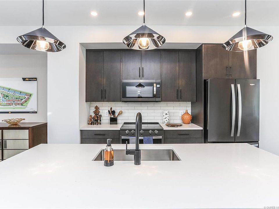 1st image of 610 Academy Way #352