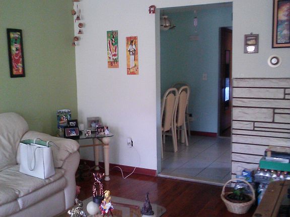 livingroom facing kitchen
