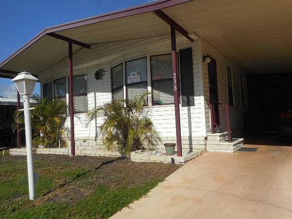 3rd image of 238 Laurelcrest Cir