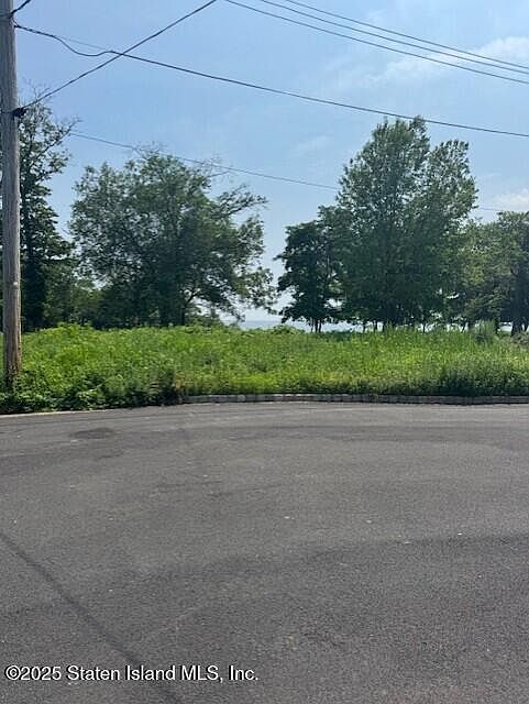 1st image of 45 Joanne Ct