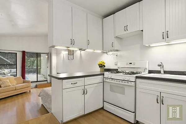 Rented by Halstead Real Estate | media 10
