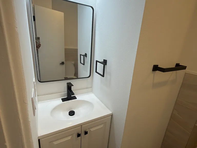 936 Pinedale Ave — Photo 3